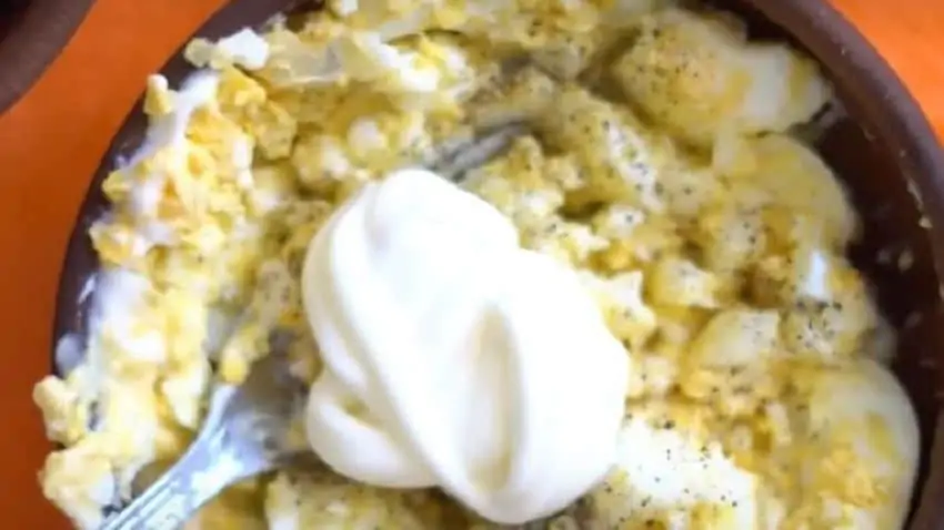 Receta de pasta de huevo para canapés